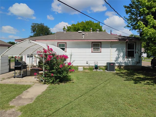 218 Bandera Street, Benbrook, TX 76126