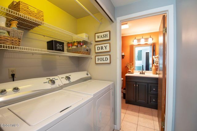 43 Elizabeth Lane, Queensbury, NY 12804