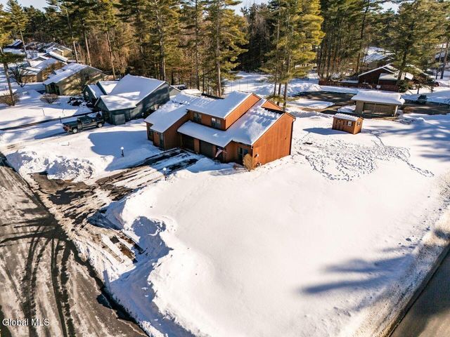 43 Elizabeth Lane, Queensbury, NY 12804