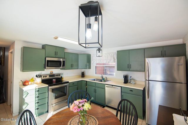 43 Elizabeth Lane, Queensbury, NY 12804