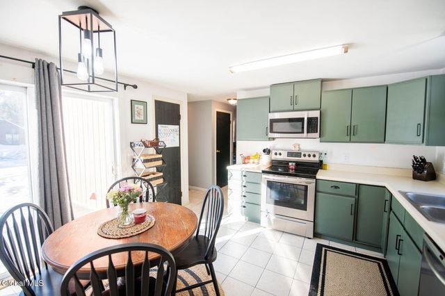 43 Elizabeth Lane, Queensbury, NY 12804