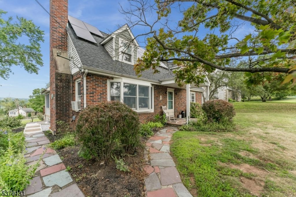 25 Everittstown Rd, Frenchtown Boro, NJ 08825
