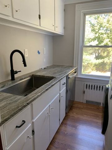 36-38 Walnut Ave 2, Andover, MA 01810