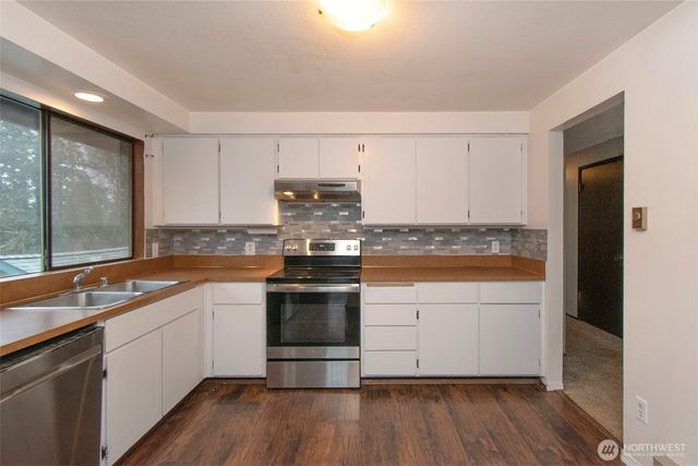 1624 W 8th Street, Port Angeles, WA 98363