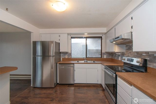 1624 W 8th Street, Port Angeles, WA 98363