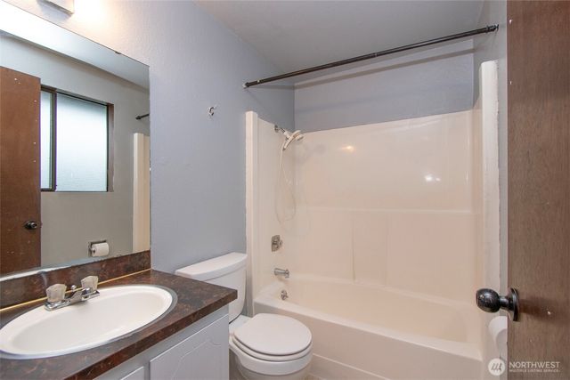 1624 W 8th Street, Port Angeles, WA 98363