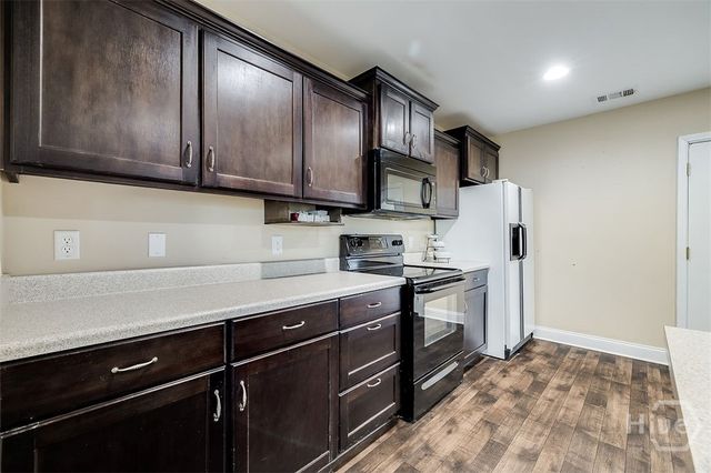 55 Dr. Daniel Edwards Street, Ellabell, GA 31308