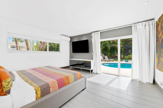 2711 Mayan Dr, Fort Lauderdale, FL 33316