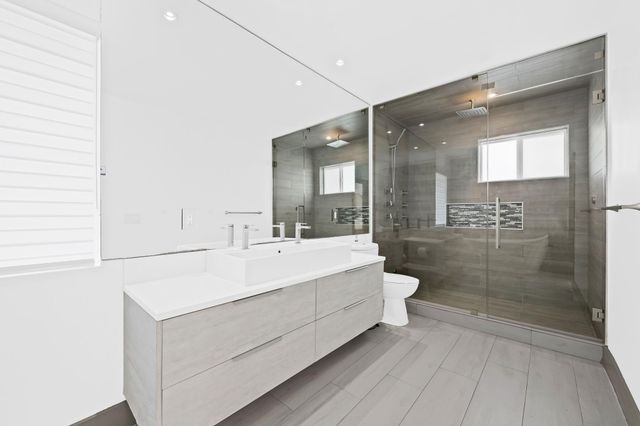 2711 Mayan Dr, Fort Lauderdale, FL 33316