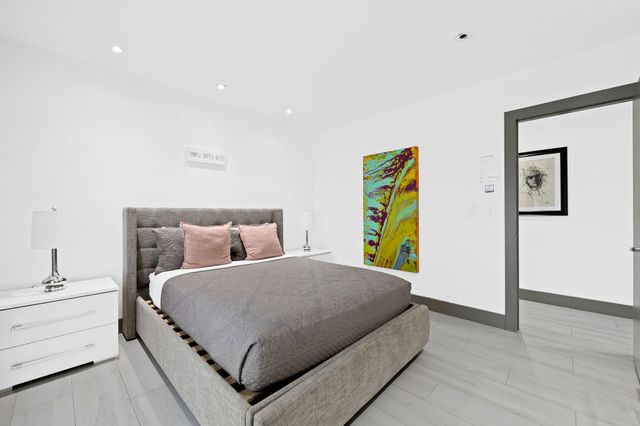 2711 Mayan Dr, Fort Lauderdale, FL 33316