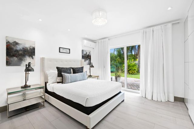 2711 Mayan Dr, Fort Lauderdale, FL 33316