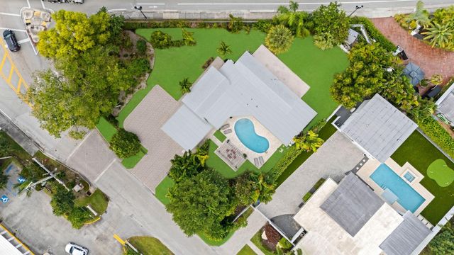 2711 Mayan Dr, Fort Lauderdale, FL 33316