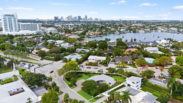 2711 Mayan Dr, Fort Lauderdale, FL 33316