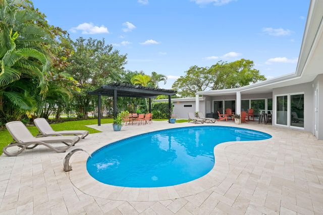 2711 Mayan Dr, Fort Lauderdale, FL 33316