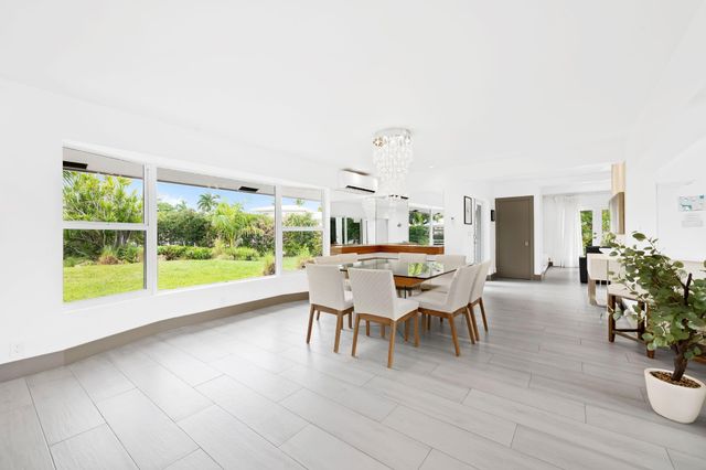 2711 Mayan Dr, Fort Lauderdale, FL 33316