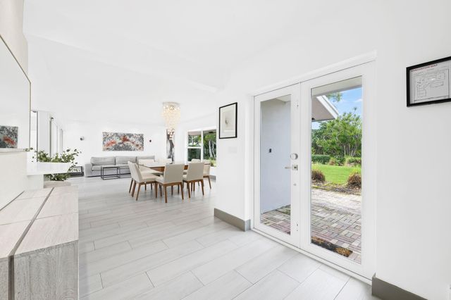 2711 Mayan Dr, Fort Lauderdale, FL 33316