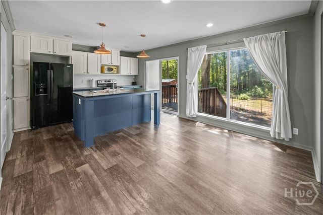 227 River Oak Dr, Bloomingdale, GA 31302
