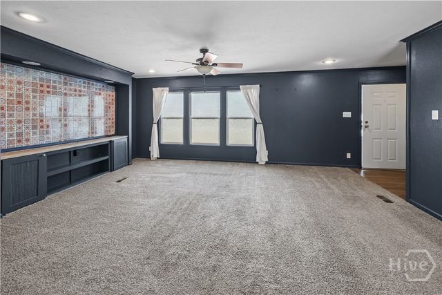 227 River Oak Dr, Bloomingdale, GA 31302