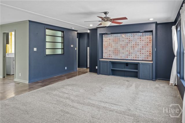 227 River Oak Dr, Bloomingdale, GA 31302