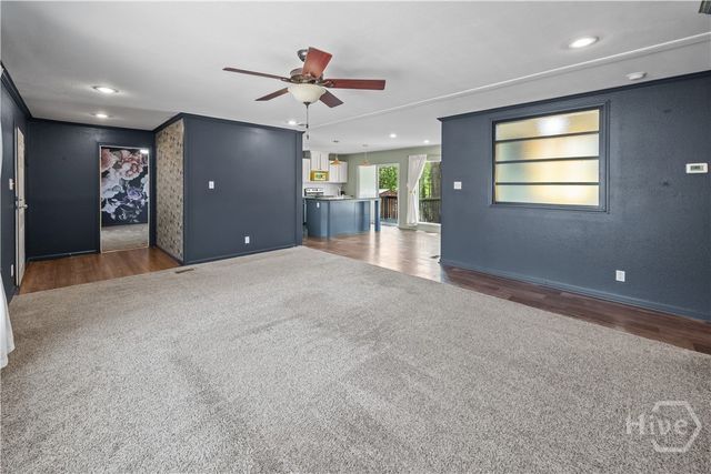 227 River Oak Dr, Bloomingdale, GA 31302
