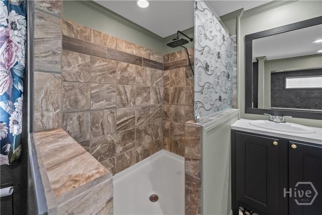 227 River Oak Dr, Bloomingdale, GA 31302