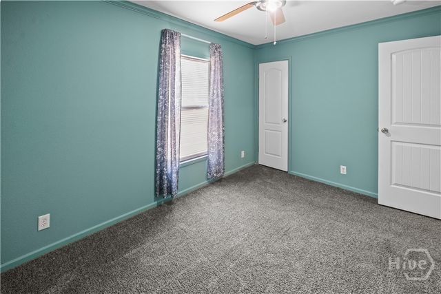 227 River Oak Dr, Bloomingdale, GA 31302