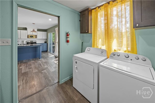 227 River Oak Dr, Bloomingdale, GA 31302