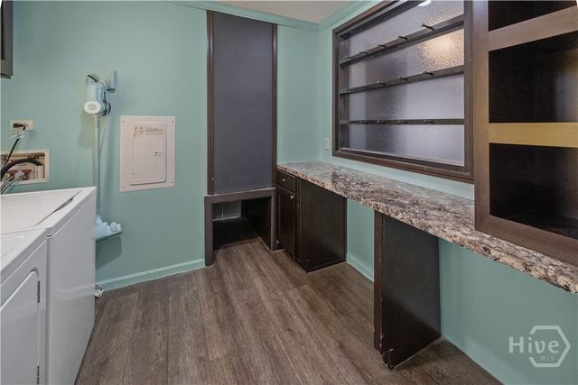 227 River Oak Dr, Bloomingdale, GA 31302