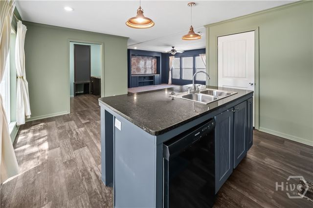 227 River Oak Dr, Bloomingdale, GA 31302