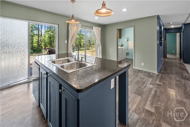 227 River Oak Dr, Bloomingdale, GA 31302