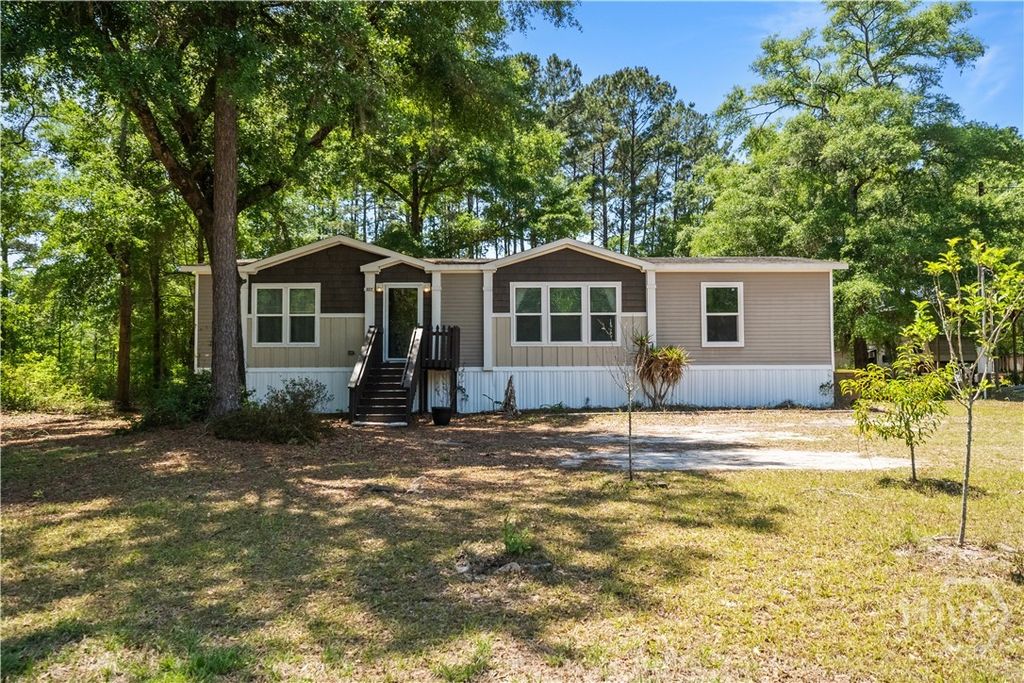 227 River Oak Dr, Bloomingdale, GA 31302