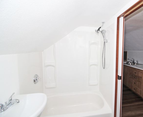 112 E FRANKLIN ST, Jefferson City, MO 65101