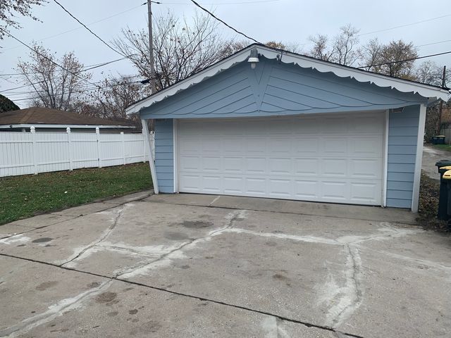 17335 Community Street, Lansing, IL 60438