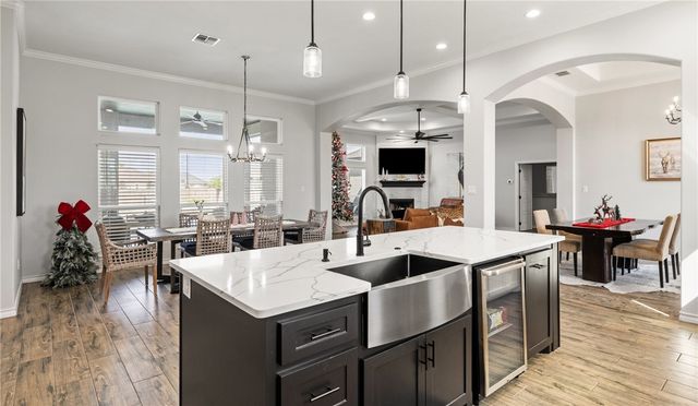 1350 Will Scarlet Ct, Corpus Christi, TX 78415