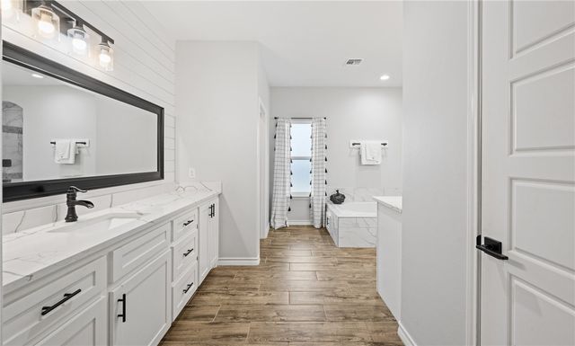 1350 Will Scarlet Ct, Corpus Christi, TX 78415