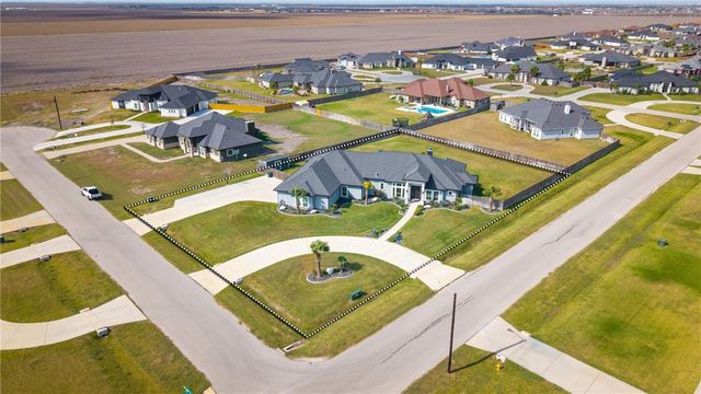 1350 Will Scarlet Ct, Corpus Christi, TX 78415