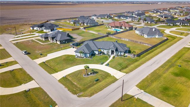 1350 Will Scarlet Ct, Corpus Christi, TX 78415