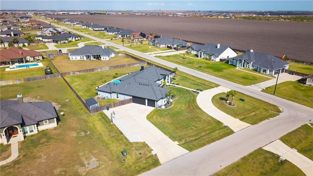 1350 Will Scarlet Ct, Corpus Christi, TX 78415