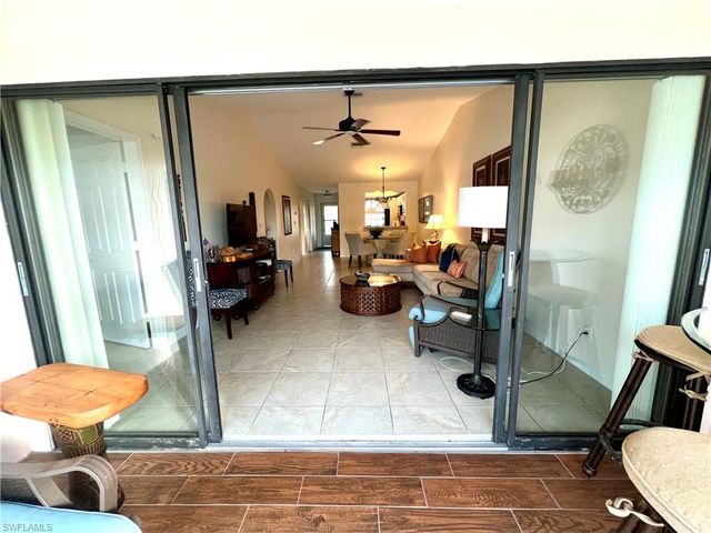 705 Augusta BLVD 9, Naples, FL 34113