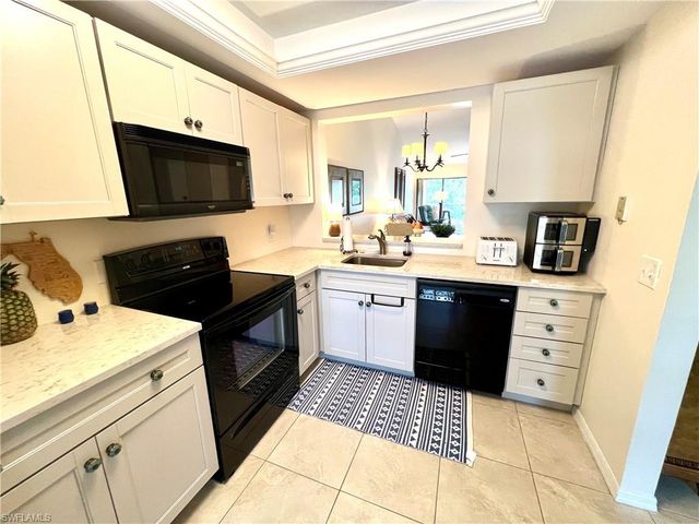 705 Augusta BLVD 9, Naples, FL 34113