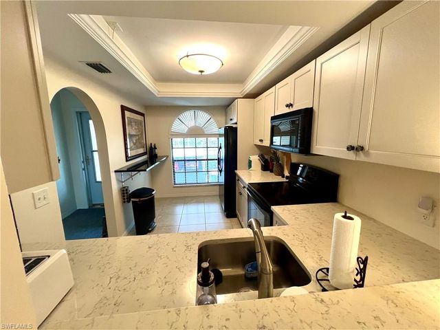705 Augusta BLVD 9, Naples, FL 34113