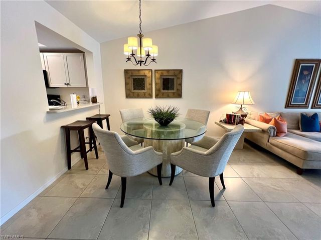 705 Augusta BLVD 9, Naples, FL 34113