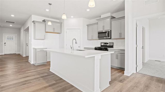 20933 W 188th Terrace, Spring Hill, KS 66083