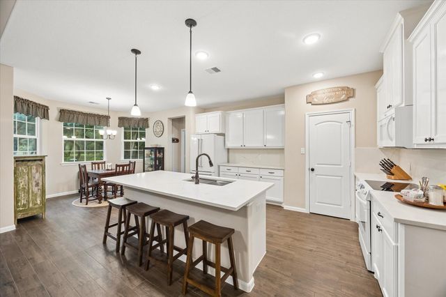 1712 County Road 103, Columbus, TX 78934