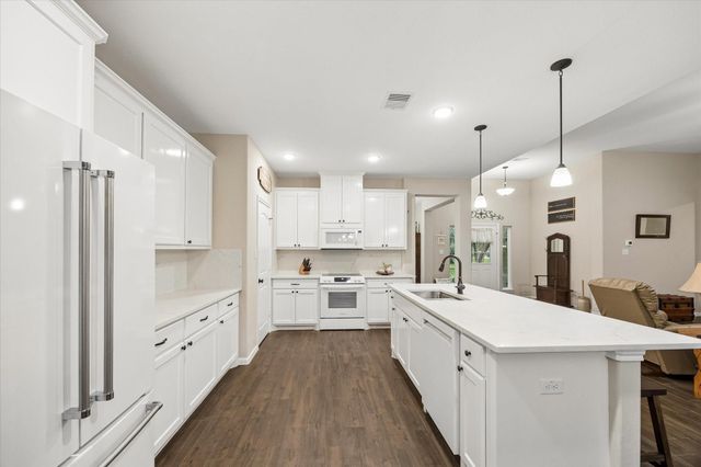 1712 County Road 103, Columbus, TX 78934