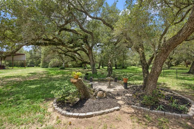1712 County Road 103, Columbus, TX 78934