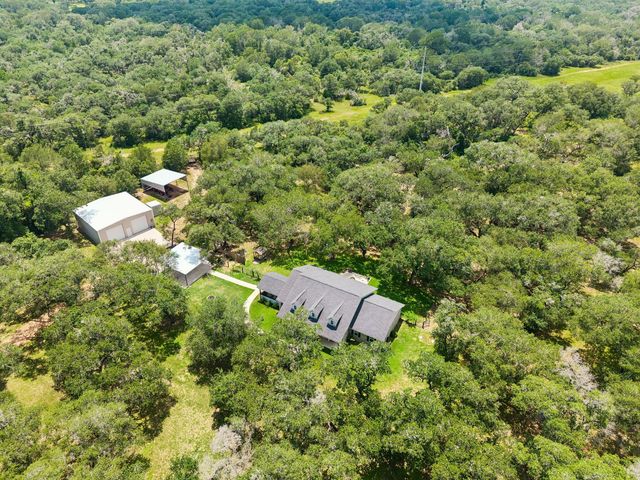 1712 County Road 103, Columbus, TX 78934