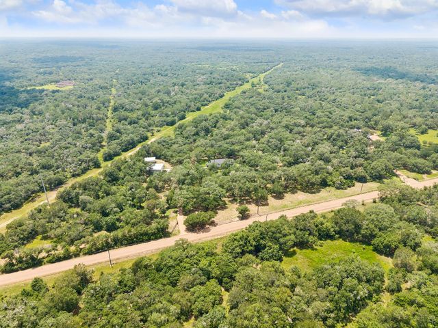 1712 County Road 103, Columbus, TX 78934