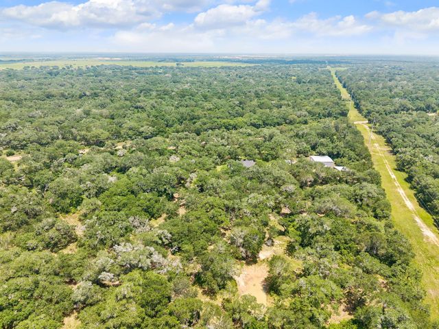 1712 County Road 103, Columbus, TX 78934