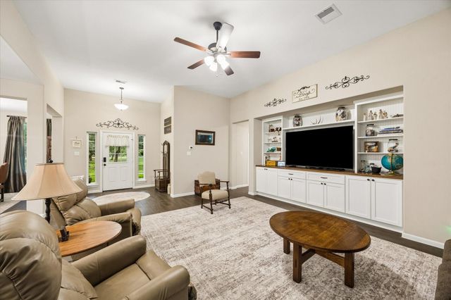 1712 County Road 103, Columbus, TX 78934